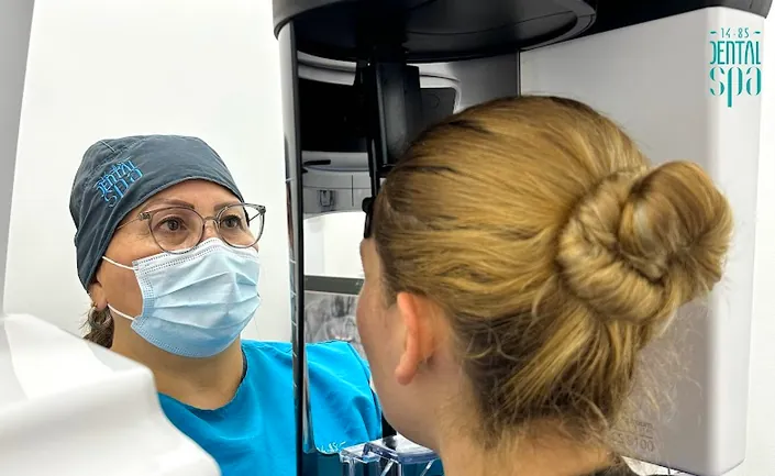 14-85 Dental Spa | Sede Salitre – Implantes dentales, Ortodoncia – Invisalign, Diseño de sonrisa