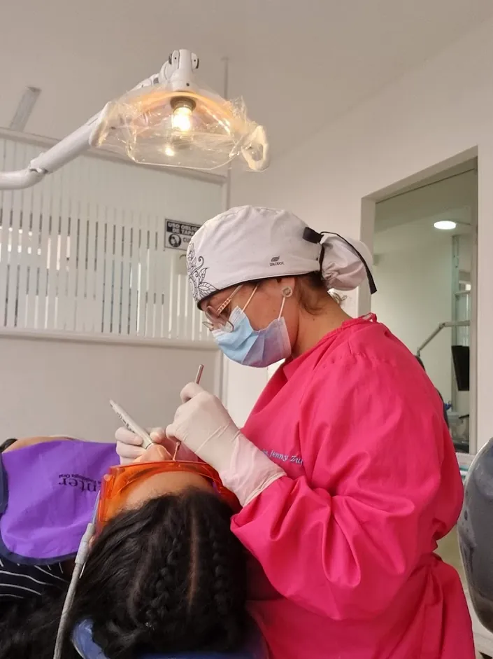 CLINICA ODONTOLOGICA DRA JENNY ZUÑIGA