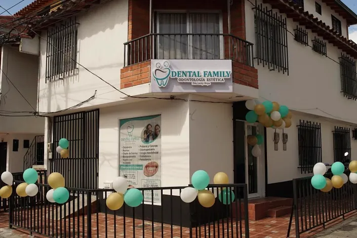 Dental Family Odontologia Estetica