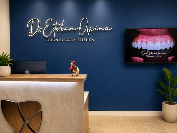 Diseños de Sonrisa Dr. Esteban Ospina