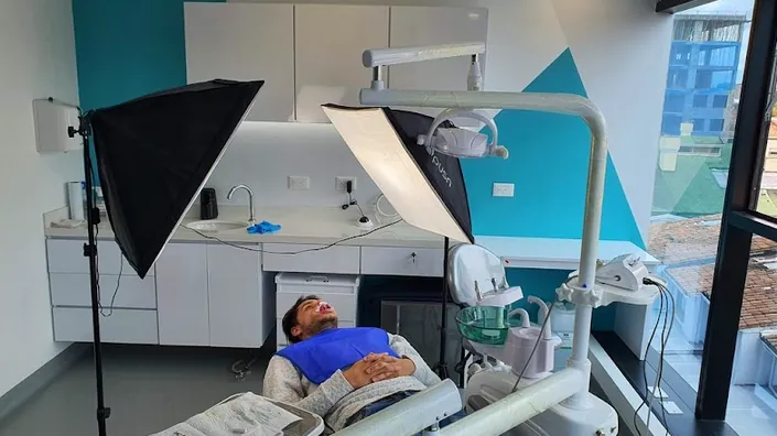 Dr. Alejandro Torres Odontología – Implantes Dentales, Diseño de Sonrisa, Ortodoncia, Blanqueamiento Dental