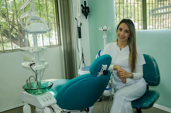 Dra. Carolina Alfonso – Odontología Estética Especializada