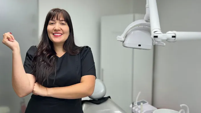 Dra. Mariana Aguirre – Odontología Estética Digital