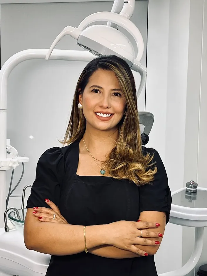 Dra. Stefany Mendoza – Endodoncia y Estetica Dental