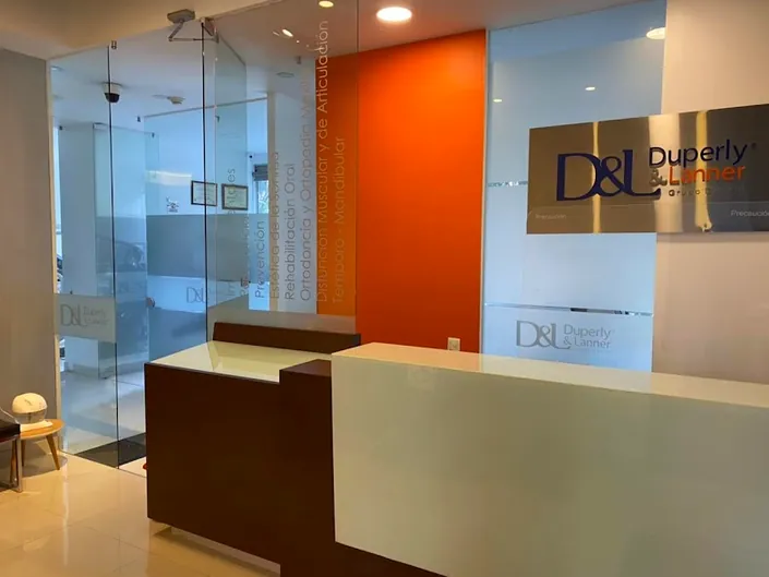 DUPERLY & LANNER GRUPO DENTAL