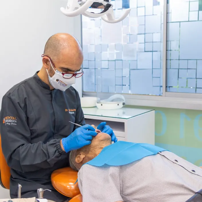 Envigado Dental Design Dr. Hugo Sánchez