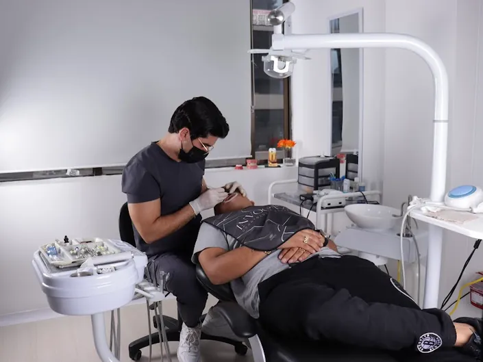 InvogaDent by Dr. Hector Medina – Odontología general y Diseño de sonrisa