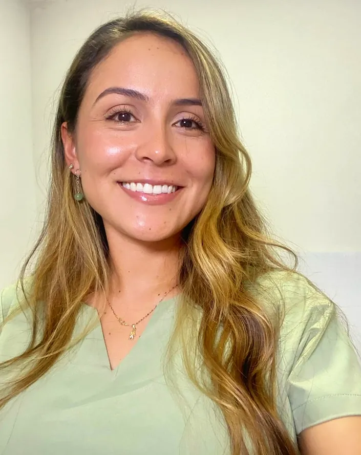 Lina Fernández Odontología – Diseño de sonrisa y Blanqueamiento dental en Medellín