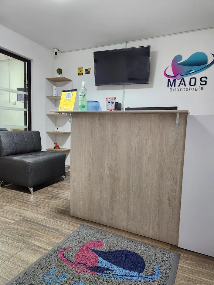 MAOS ODONTOLOGÍA