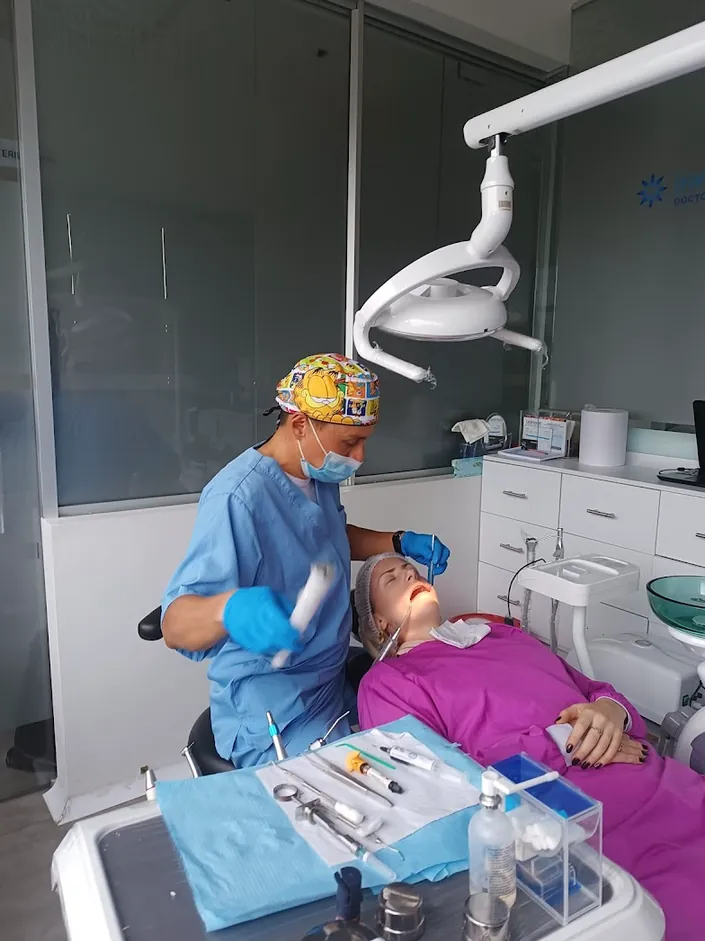 Odontología Dr. Fabian Mora