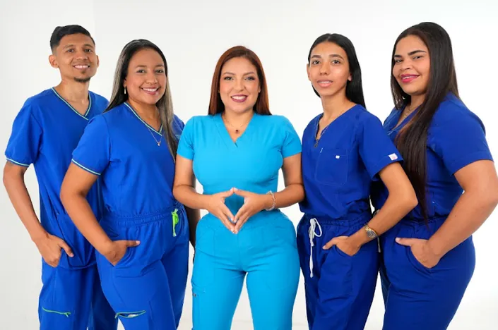 Odontólogo Karem Reales, dentista y estética dental